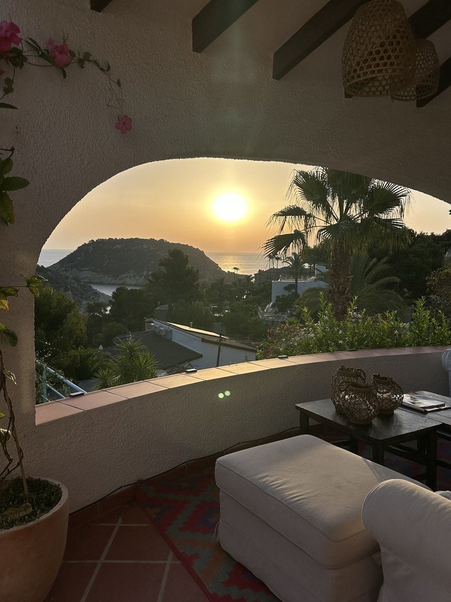 Lever du soleil sur l'île du Portitxol vu depuis la naya